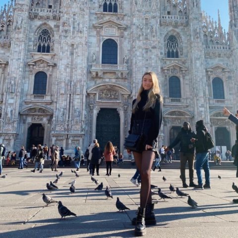 Meet your Posher, Julia